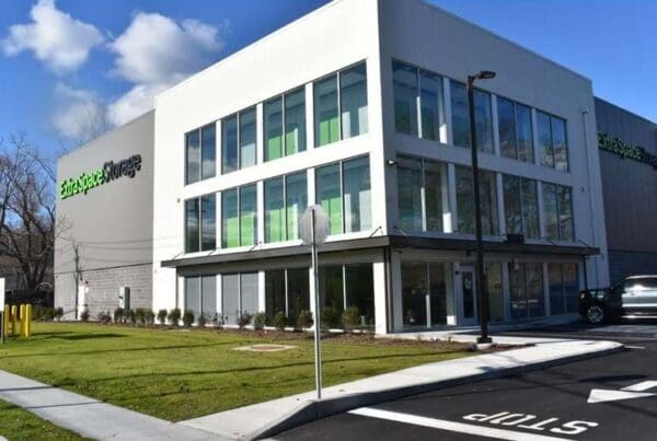 Glen Cove Extra Space exterior